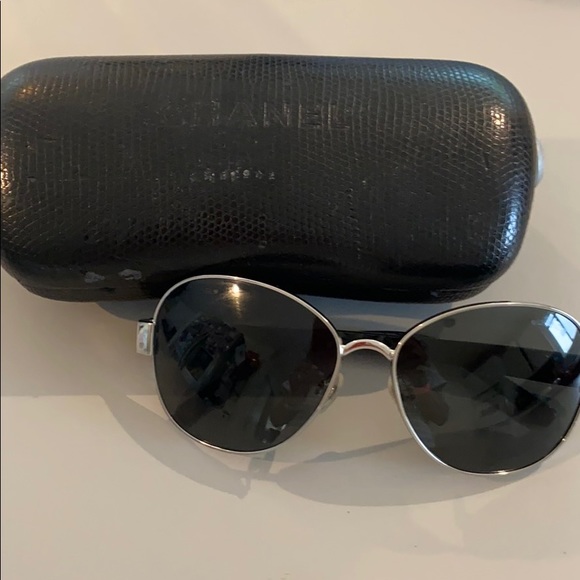 Chanel silver tone frame and quilted CC sunglasses main image 8